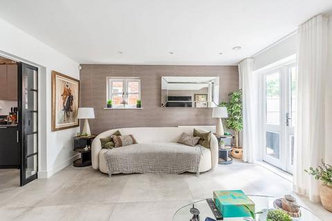 17 Mill Drive, Ruislip, HA4 7GL