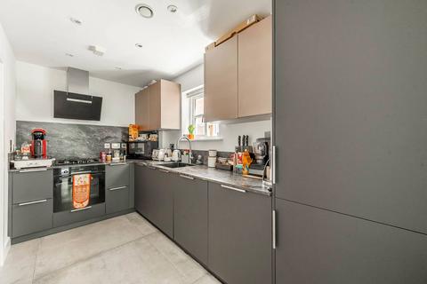 17 Mill Drive, Ruislip, HA4 7GL
