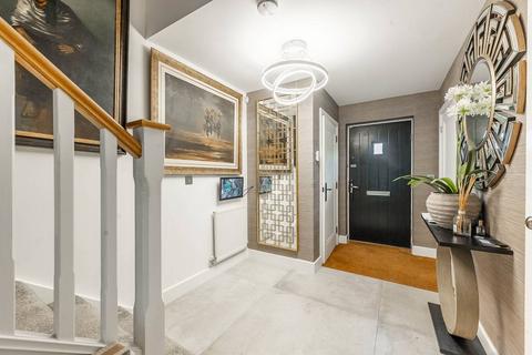 17 Mill Drive, Ruislip, HA4 7GL