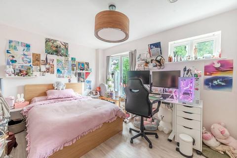 17 Mill Drive, Ruislip, HA4 7GL