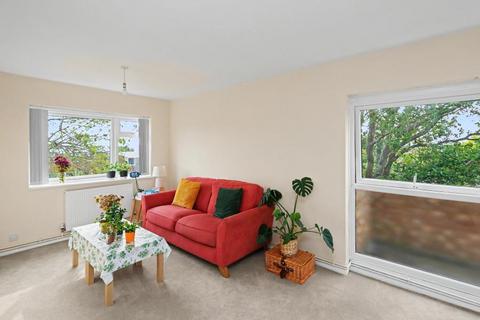 2 bedroom apartment to rent, Pennington Lodge, Surbiton KT5