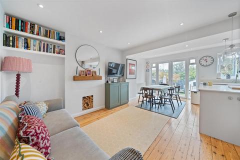39 Churston Drive, Morden, SM4 4JD