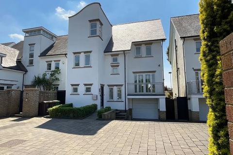 undefined, Grosvenor Gardens, Southport PR8