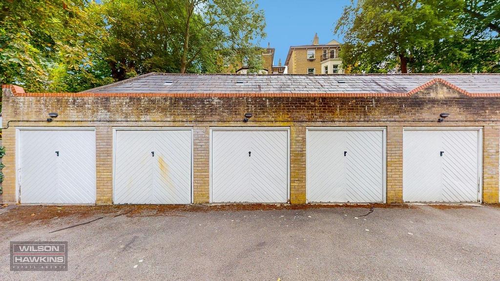 3 Uplands, London Road - q WYz Jo2 Yku NH3jjw ZAn W.jpg