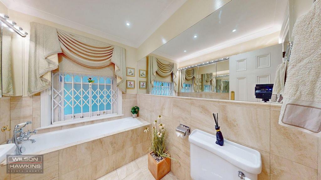 3 Uplands, London Road - FG3 Uq Og Mr Yy L5q BDY8l6.jpg