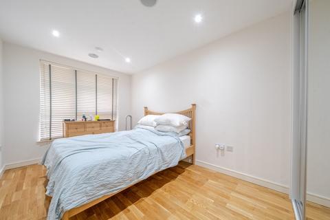 1 bedroom flat for sale, Chartfield Avenue, London, SW15