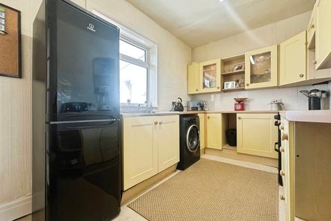 8 Ashton Avenue, Knott End On Sea, Poulton-le-fylde, FY6 0BU