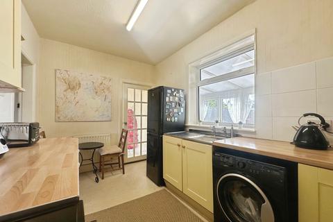 8 Ashton Avenue, Knott End On Sea, Poulton-le-fylde, FY6 0BU