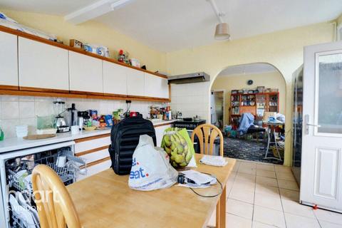 6 bedroom semi-detached house for sale, County Road, Swindon