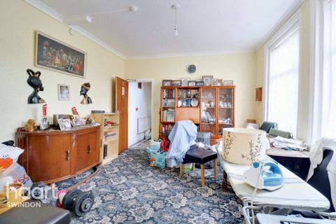 6 bedroom semi-detached house for sale, County Road, Swindon