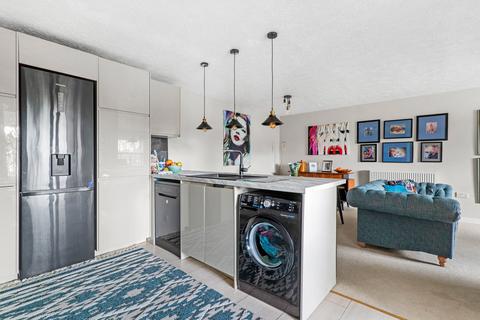 3 bedroom apartment for sale, 49 Hardy Court, Barbourne, Worcester.  WR3 8AT