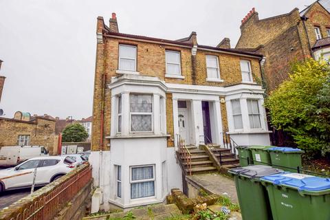 2 bedroom flat for sale, Eglinton Hill, Shooters Hill, London, SE18