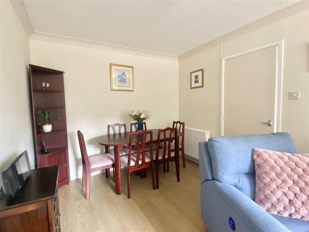 Dining room 2.jpg