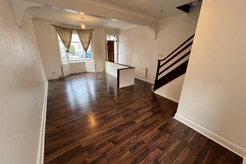 3 bedroom semi-detached house to rent, Church Street, London, N9