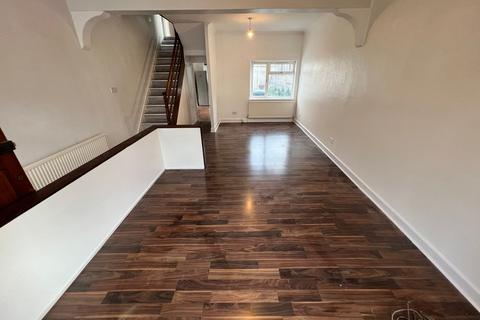 3 bedroom semi-detached house to rent, Church Street, London, N9