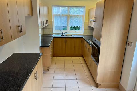 3 bedroom semi-detached house to rent, Church Street, London, N9