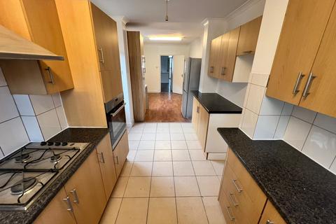 3 bedroom semi-detached house to rent, Church Street, London, N9