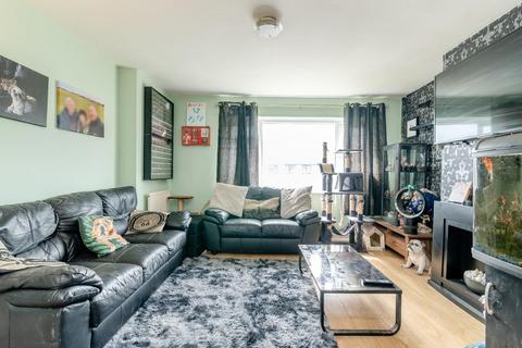undefined, Spacious apartment ideally situated in Felton village