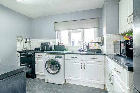 undefined, Spacious apartment ideally situated in Felton village