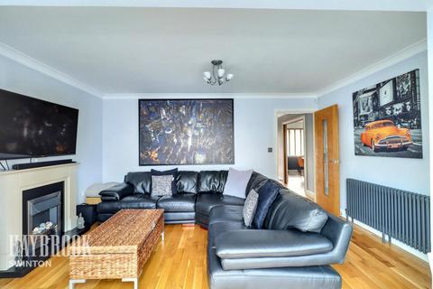 6 Heron Drive, Brampton Bierlow, Rotherham, S63 6BZ