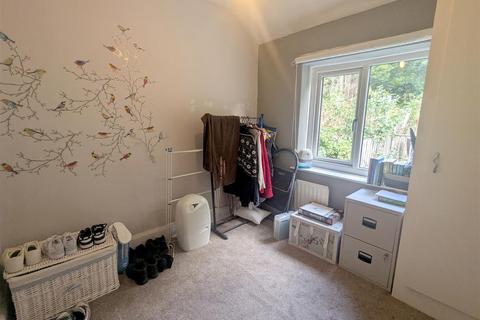 20 Willowfield Terrace, Halifax, HX2 7JL