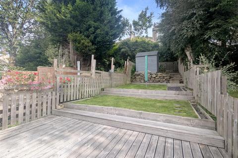 20 Willowfield Terrace, Halifax, HX2 7JL