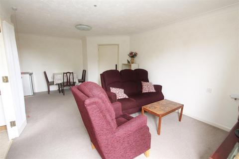 2 bedroom flat for sale, Cranley Gardens, Wallington SM6