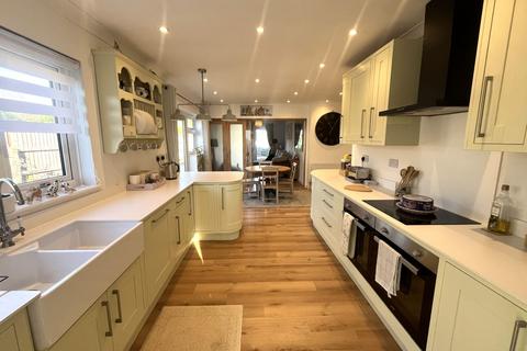 4 bedroom detached bungalow for sale, Chatteris PE16