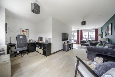 4 bedroom terraced house for sale, Noel Coward Avenue, Denham, Uxbridge