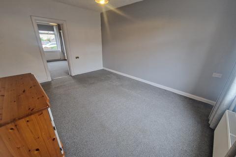 2 bedroom flat to rent, Roberts Street, Kirkcaldy KY1