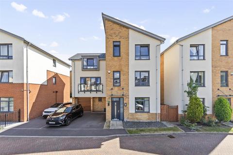 5 bedroom detached house for sale, Genesis Green, Milton Keynes MK6