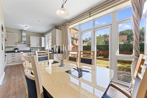 5 bedroom detached house for sale, Genesis Green, Milton Keynes MK6