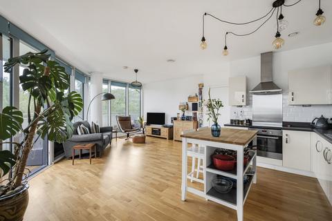 1 bedroom apartment for sale, Colonial Drive, London, W4