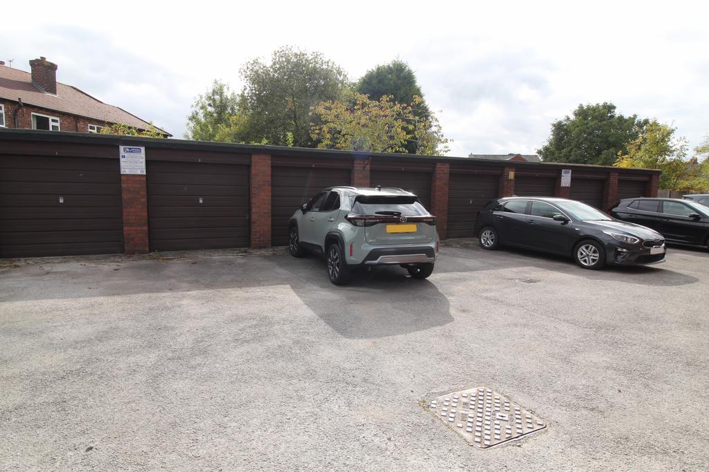 Flat 8 garage.jpg