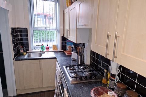 2 bedroom terraced house to rent, Leeds LS6