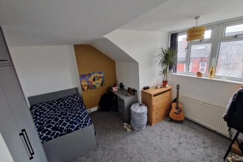 2 bedroom terraced house to rent, Leeds LS6