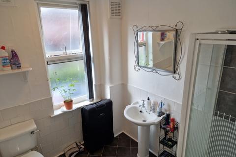 2 bedroom terraced house to rent, Leeds LS6