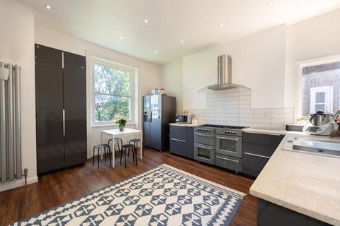 3 bedroom apartment for sale, Belsize Park Gardens, London, NW3