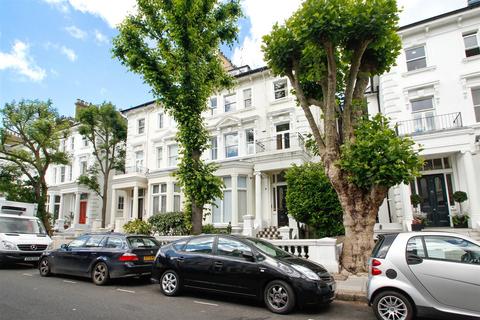 3 bedroom apartment for sale, Belsize Park Gardens, London, NW3