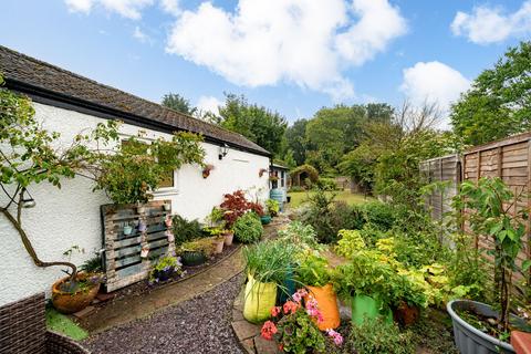 96 Chaul End Road, Caddington, Luton, LU1 4AS