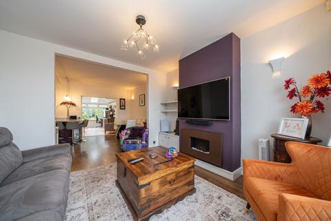 96 Chaul End Road, Caddington, Luton, LU1 4AS
