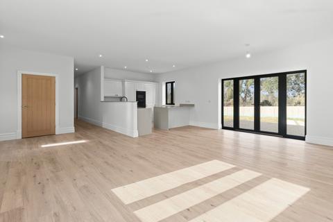 3 bedroom bungalow for sale, The Courtyard, Framfield, Uckfield, East Sussex, TN22