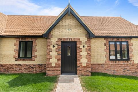 3 bedroom bungalow for sale, The Courtyard, Framfield, Uckfield, East Sussex, TN22
