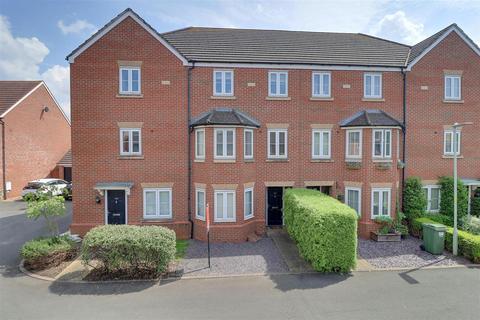 107 Greenways, Gloucester, GL4 3SA