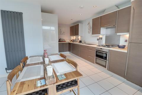 107 Greenways, Gloucester, GL4 3SA