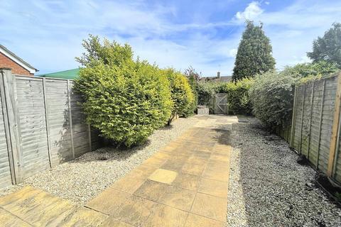 107 Greenways, Gloucester, GL4 3SA