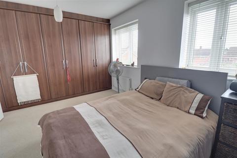 107 Greenways, Gloucester, GL4 3SA