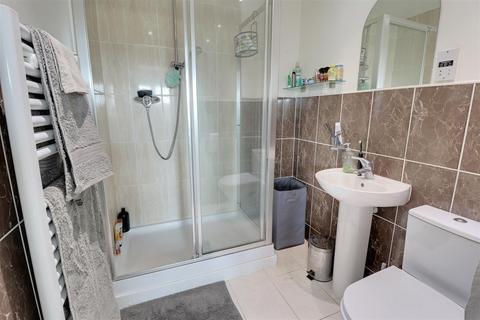 107 Greenways, Gloucester, GL4 3SA