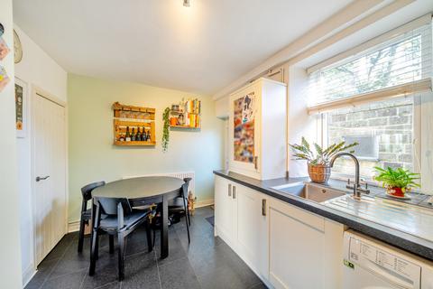 5 Canada Road, Rawdon, Leeds, LS19 6LR