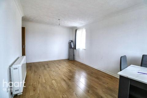 1 bedroom flat for sale, St Leonards Close, Grays